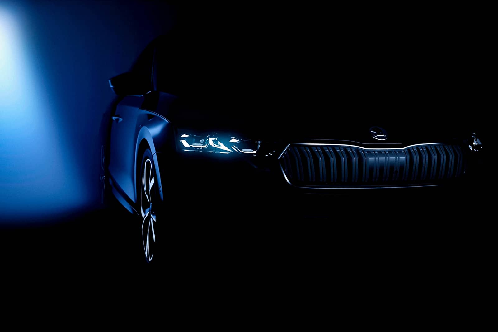 Skoda показала деталі зовнішності оновленої Octavia