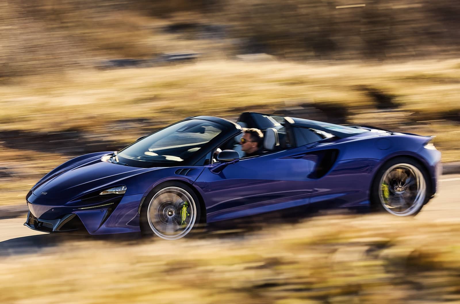 Суперкар McLaren Artura отримав версію зі складним дахом