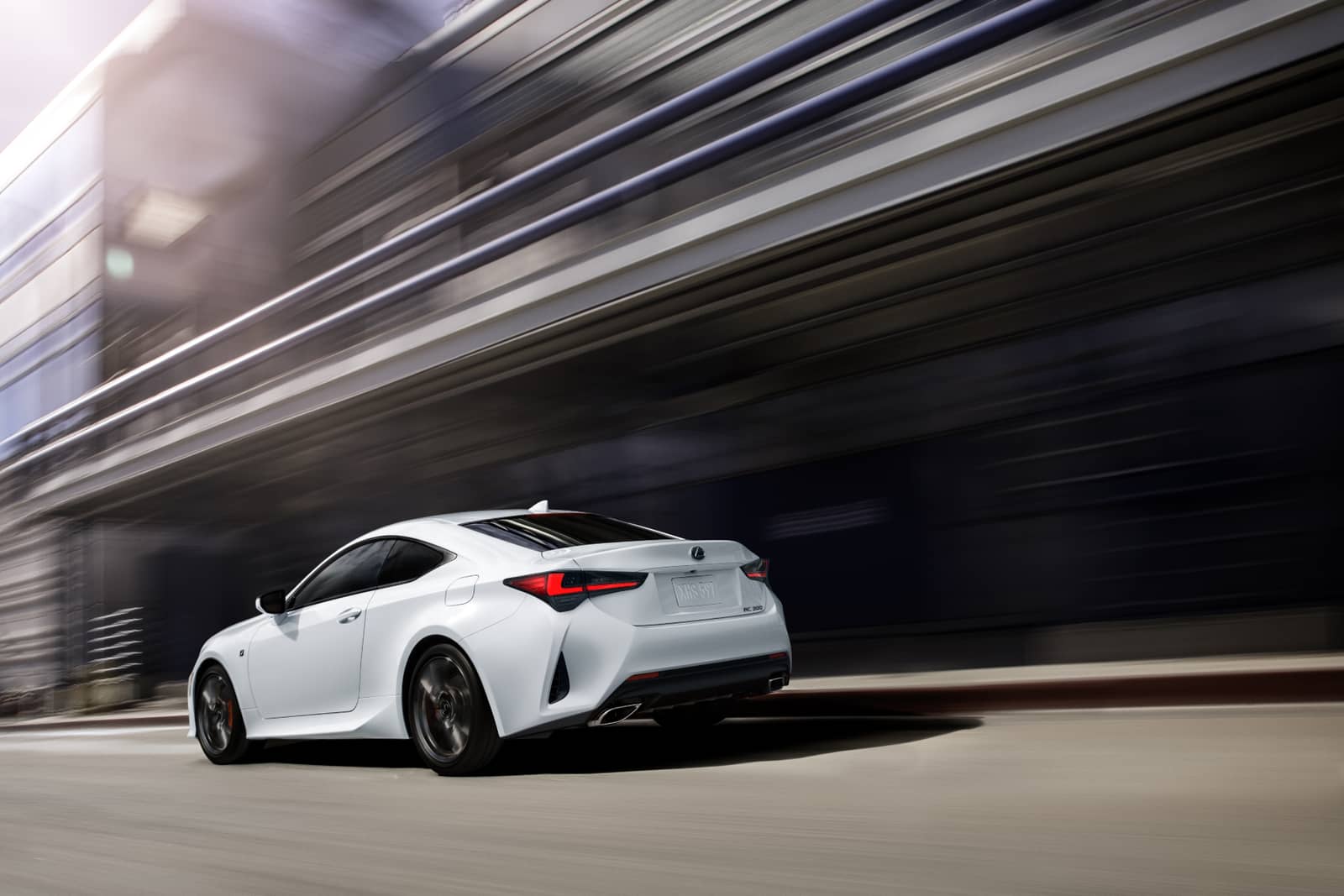 У 2025 році у Lexus з’явиться нове гібридне спорткупе преміум-класу