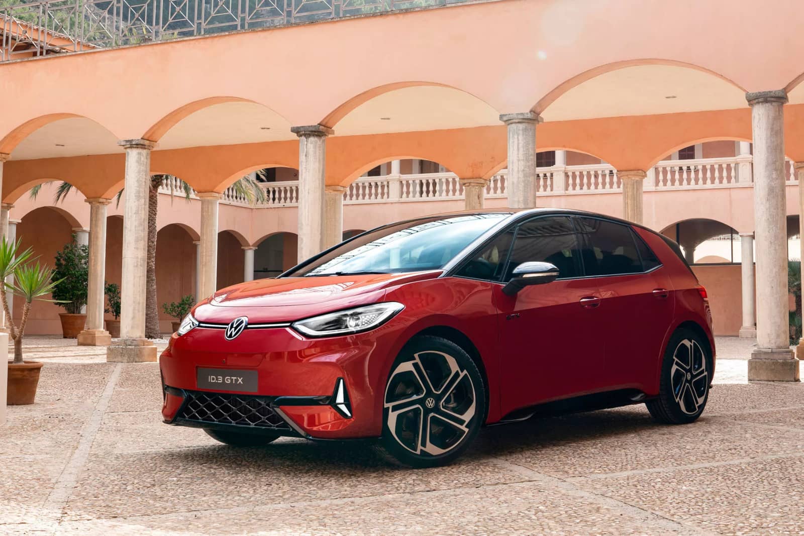 Volkswagen випустив крутий електричний хетчбек