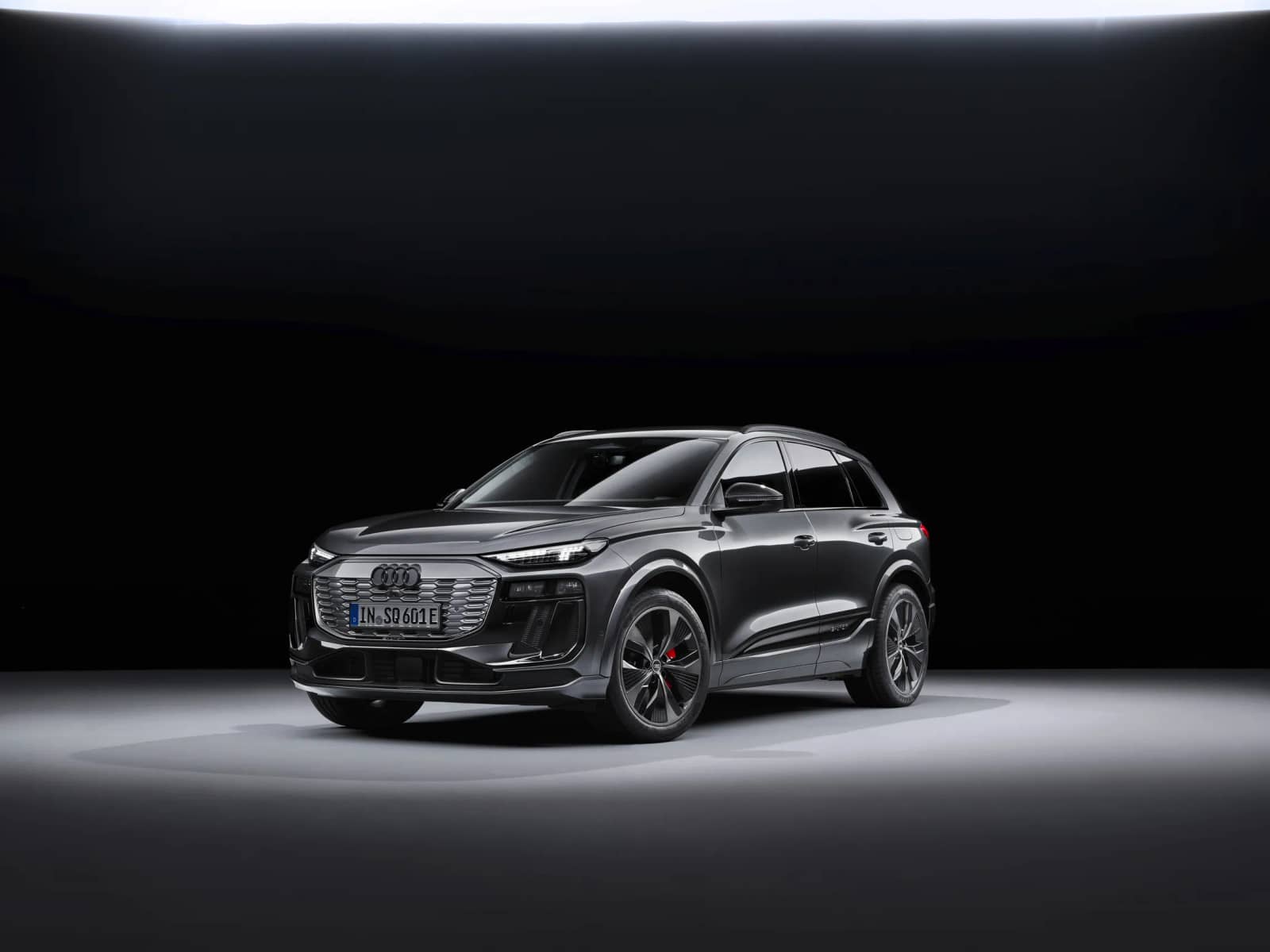 Audi працює над кросовером RS Q6 e-tron з агрегатами від Porsche Macan Turbo