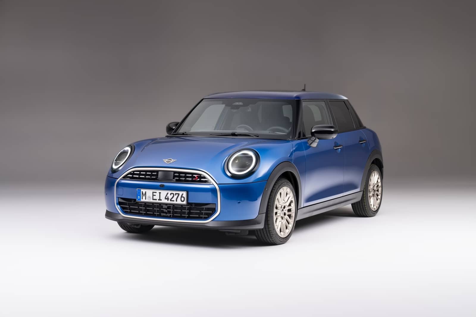 Хетчбек MINI Cooper нового покоління отримав п’ятидверну версію