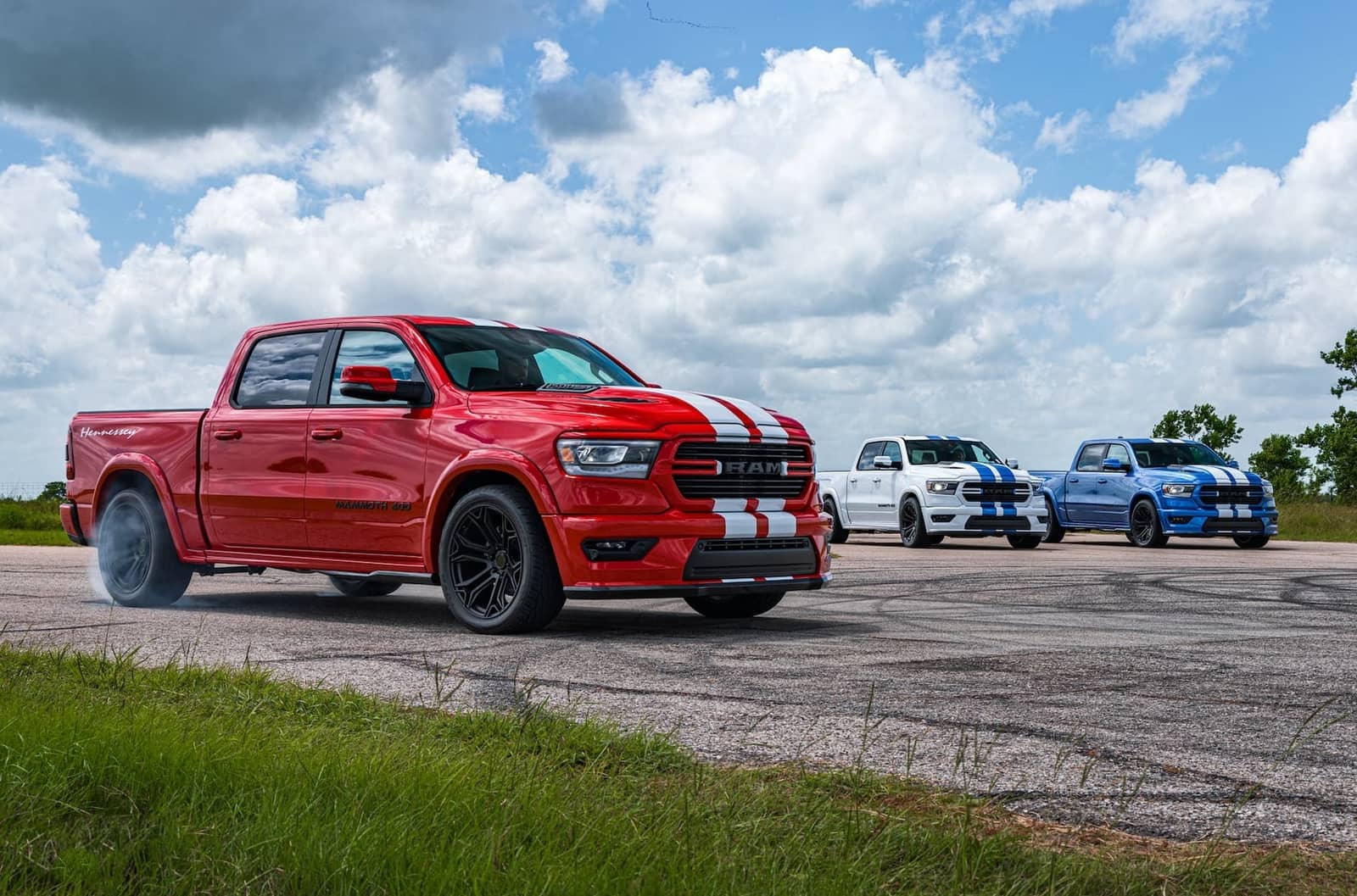 Ательє Hennessey попрощалося з “вісімкою” HEMI спортпікапом Mammoth 400