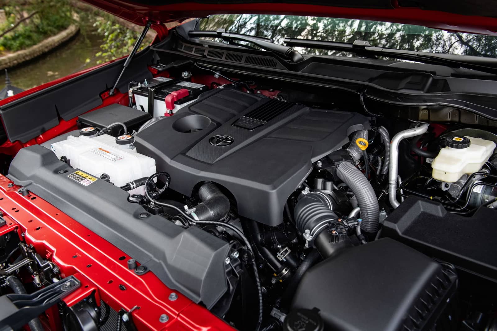 Toyota визнала дефект нового V6: безкоштовно замінять 100 тисяч моторів