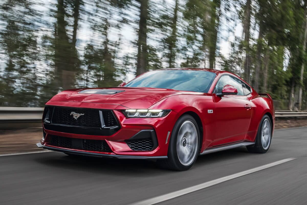 Ford передав американським школам втоплені Mustang, і ось навіщо