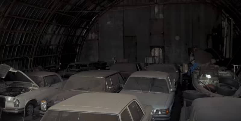 В Україні виявили ангар із покинутими раритетними Mercedes-Benz та Cadillac
