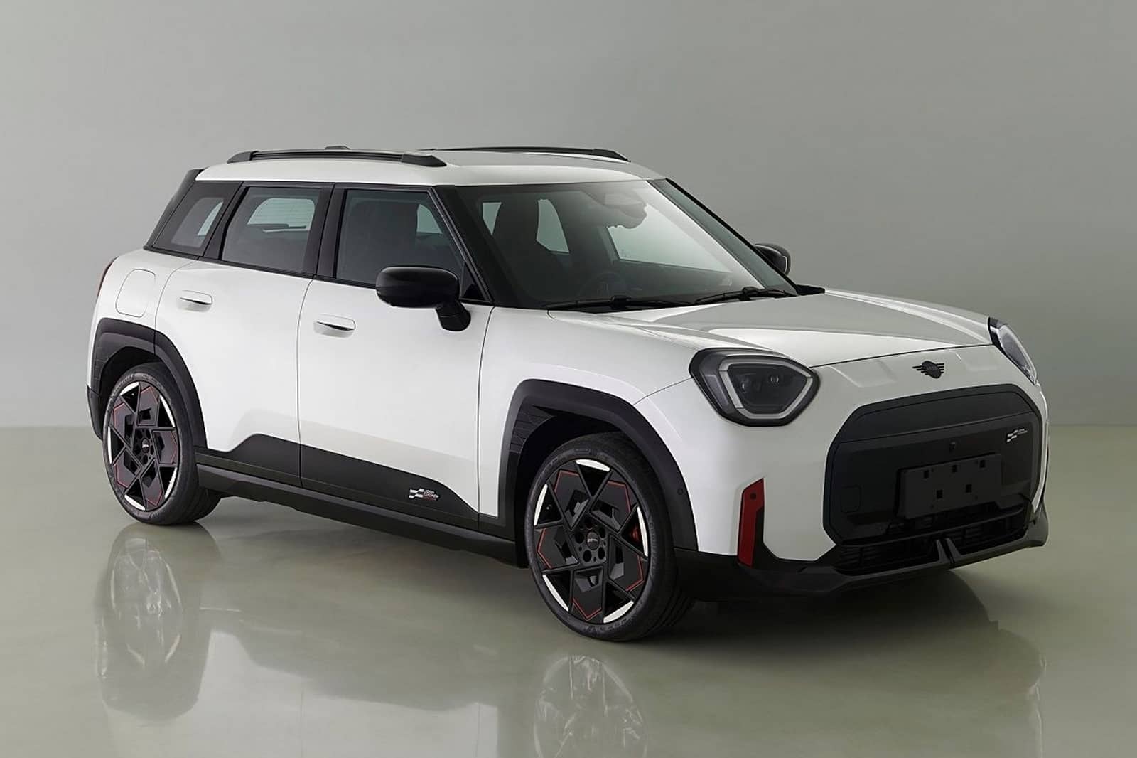 Китайці зірвали прем’єру кросовера MINI Aceman JCW