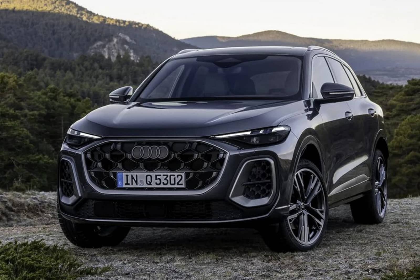 Абсолютно новий Audi Q5 розкрили до прем’єри на офіційних фото