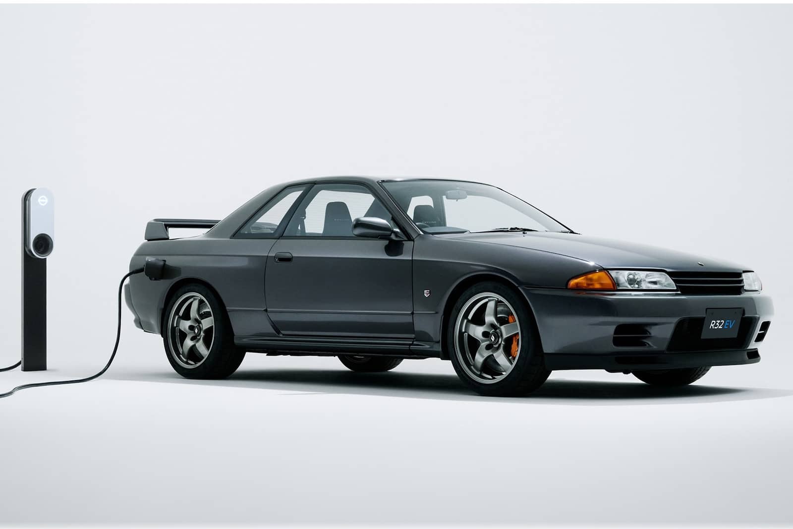 Компанія Nissan перевела на електротягу спорткар Skyline GT-R R32
