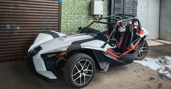 Триколісний спорткар Polaris Slingshot 2016 року з’явився в Києві