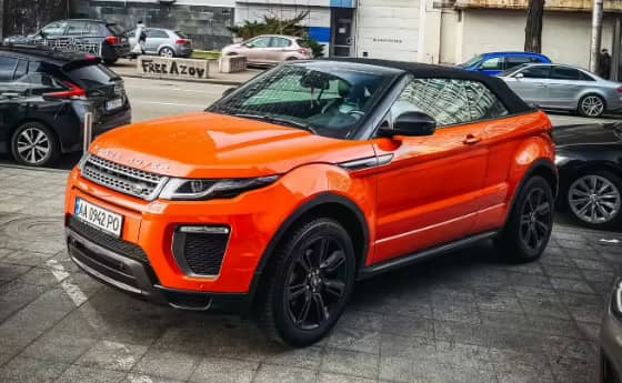 У Києві з’явився рідкісний кабріолет Range Rover Evoque 2016 року