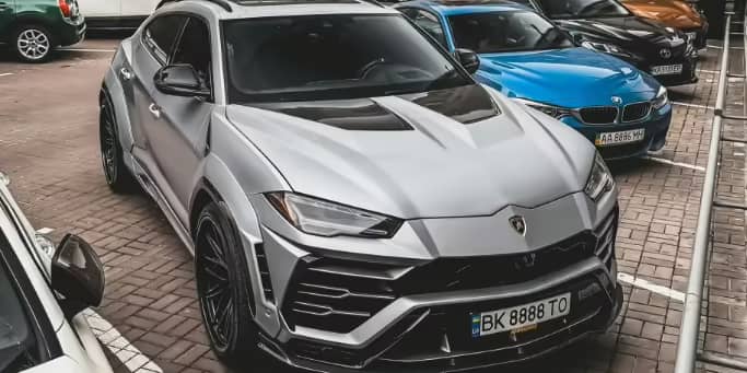 У Києві помітили ексклюзивний тюнінгований Lamborghini Urus 2022 (Фото)