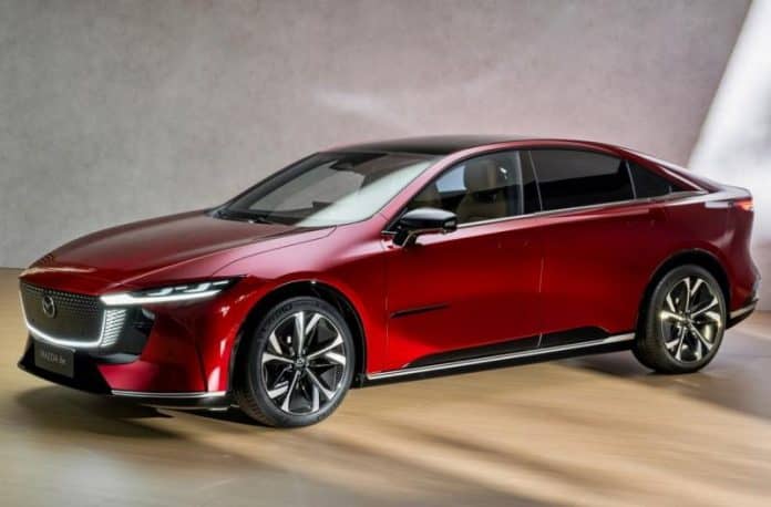 Китайський аналог Mazda 6 з’явився в Європі: розкрито ціни