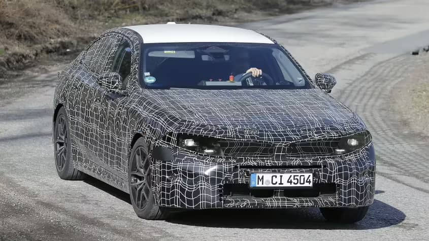 BMW 5 Series отримує оновлений дизайн та нові технології