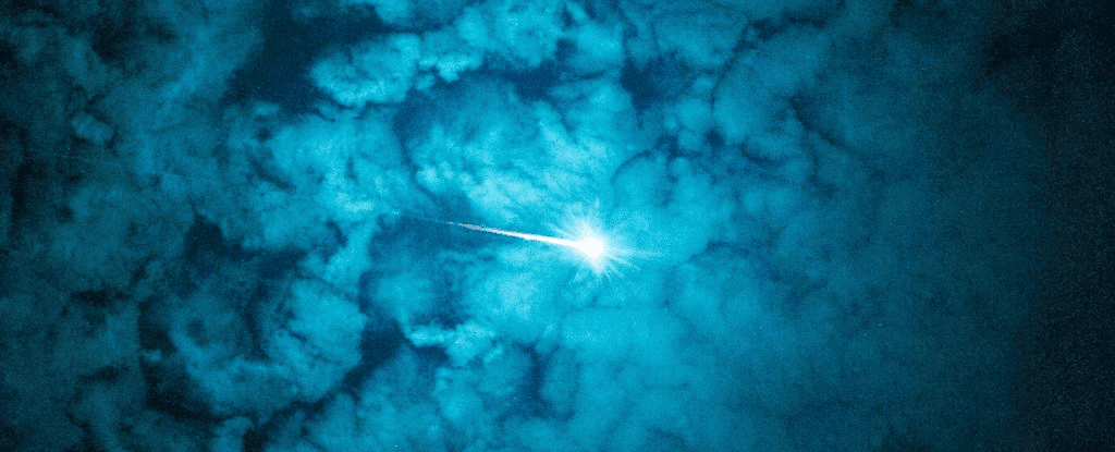 Сонце «атакує» супутники Starlink: чому сотні з них падають на Землю