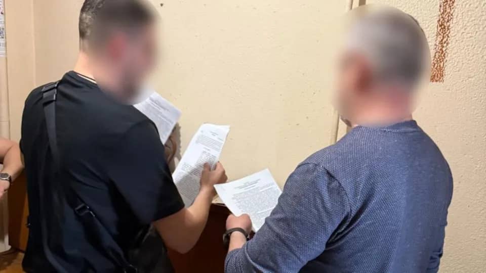 Ноутбуки «по-королівськи» – посадовець УДЦР переплатив 5 млн з бюджетних грошей