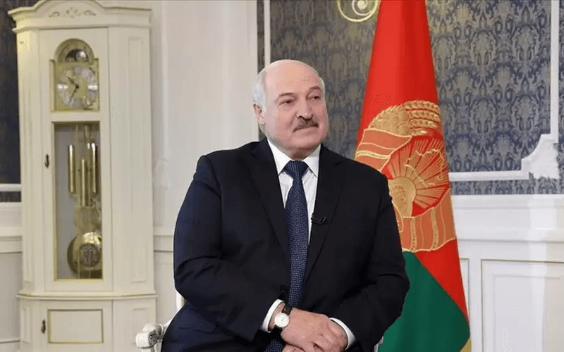 Лукашенко планує подарувати Путіну вершковий сир із зображенням Кремля