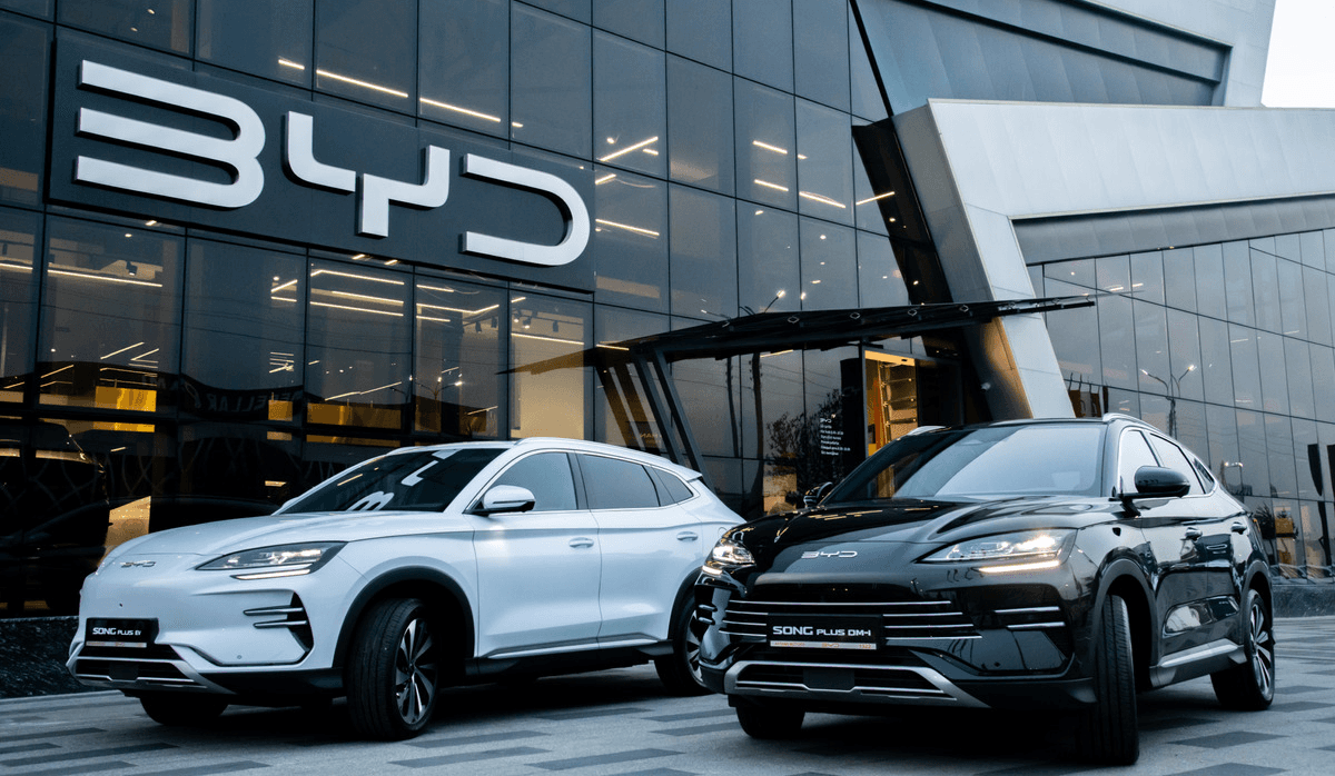 Китайці скорочують цикл розробки авто до двох років: навіть Toyota шокована