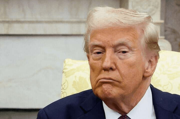 Все більше нагадує Байдена: Трамп двічі обмовився під час пресконференції