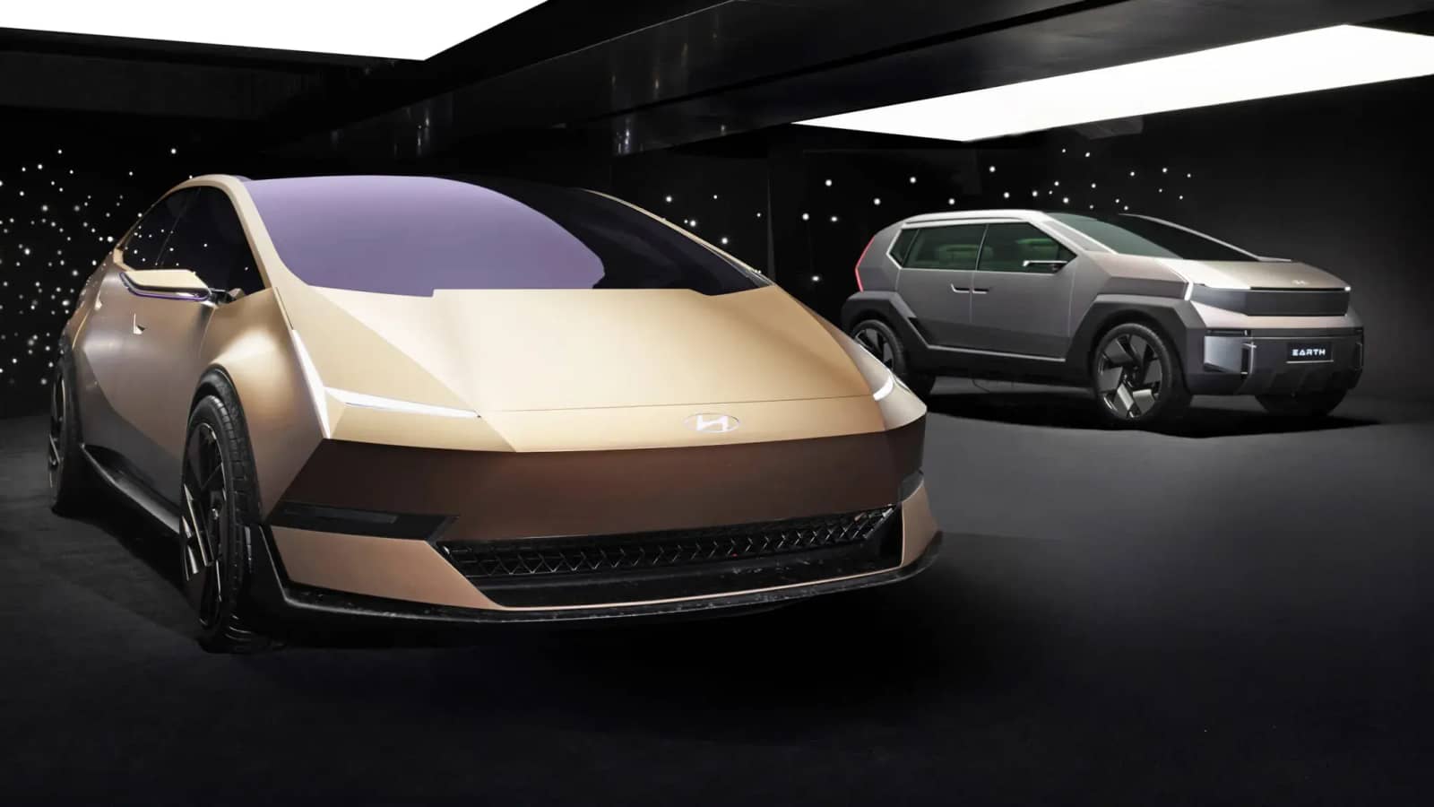 Hyundai показала футуристичні електрокари Venus і Earth