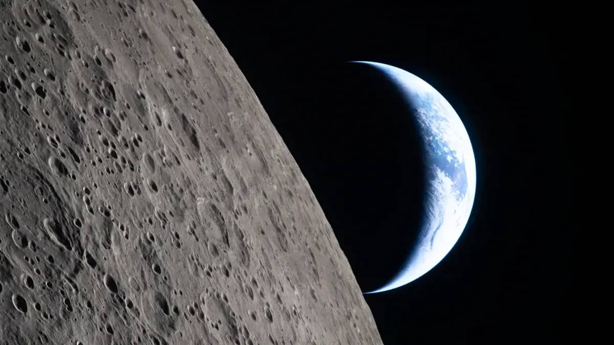 Астронавти місії Artemis II побачили удари метеоритів по Місяцю в реальному часі