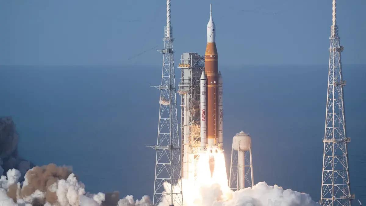 Найважливіша ніч для Artemis II: чи покине Orion орбіту Землі
