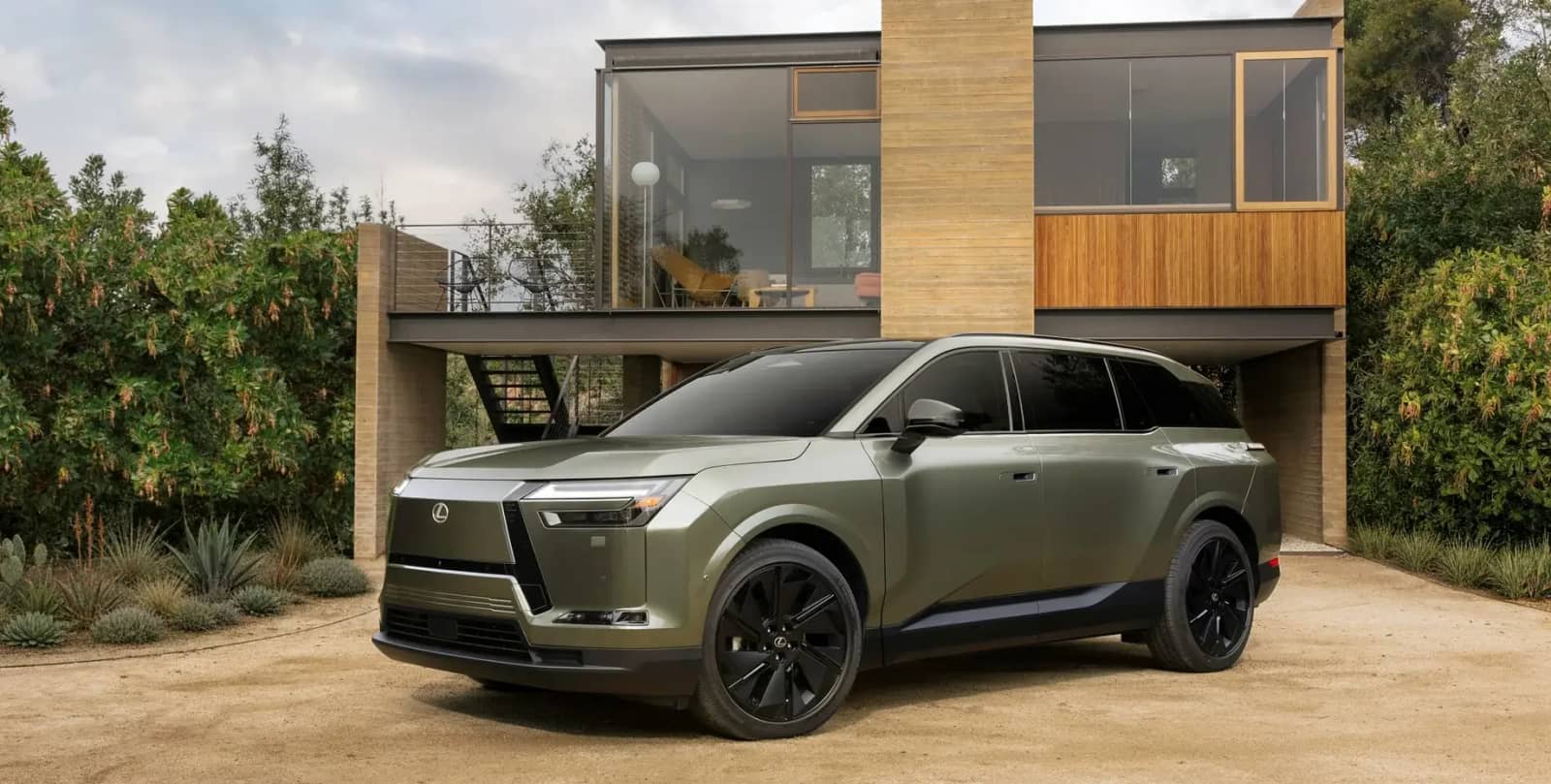 Toyota готує нову електричну платформу: Lexus вже показав преміальний SUV