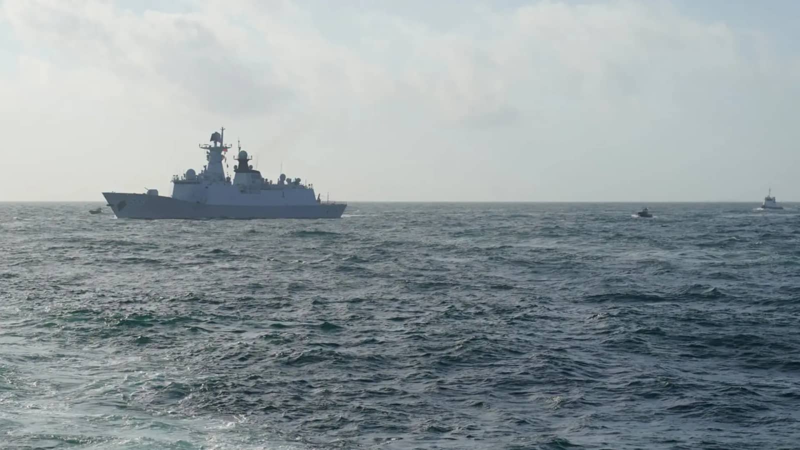 Китай готує цивільний флот до війни: вантажні судна можуть залучити до військових операцій