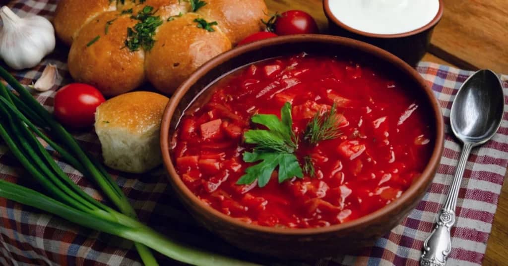 8 спецій, які зроблять борщ особливо смачним та насиченим