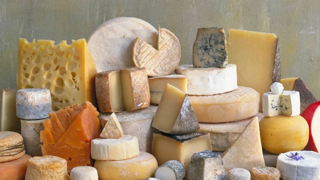 Як відрізнити справжній сир від сирного продукту