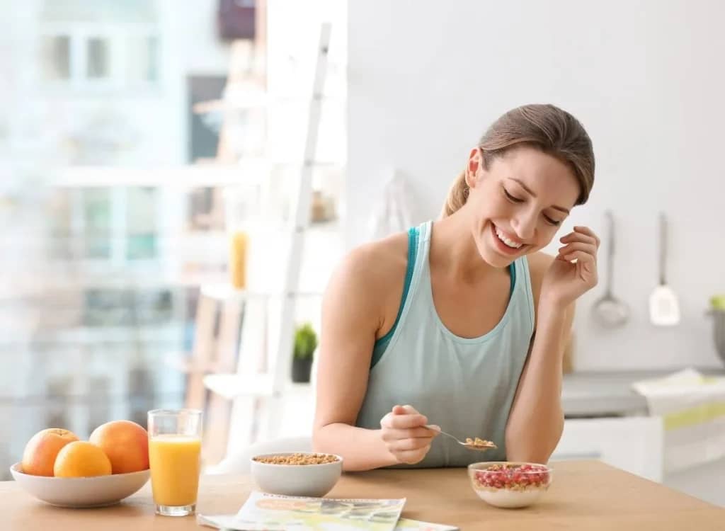 Медики розповіли, які продукти потрібно виключити із раціону, щоб сніданок був корисним