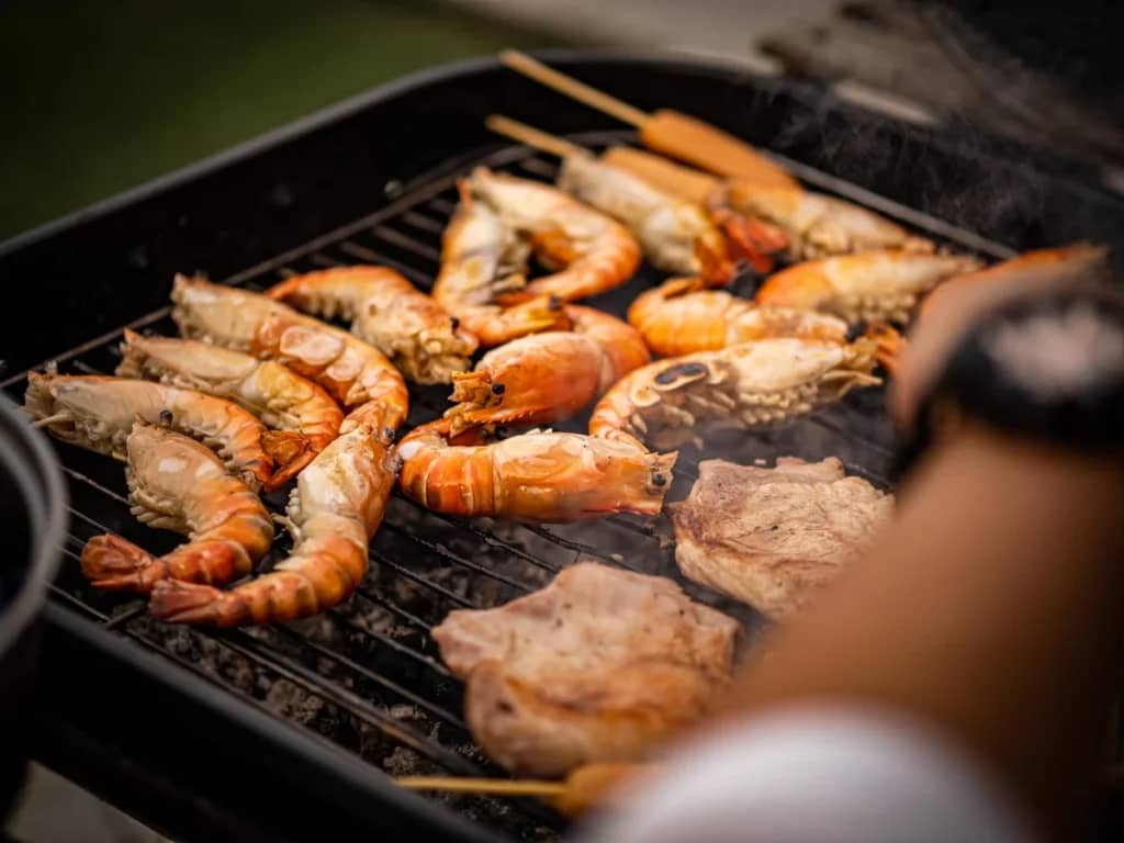Як приготувати креветки на мангалі