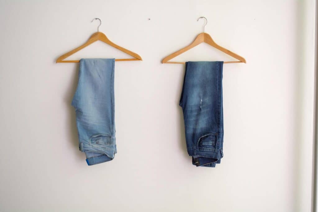 Як продовжити життя улюблених джинсів: прості правила прання