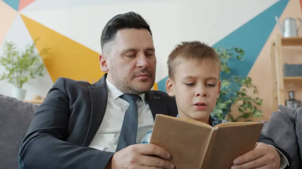 Дитина не читає в 4 роки? Вітаю, ви все робите правильно!