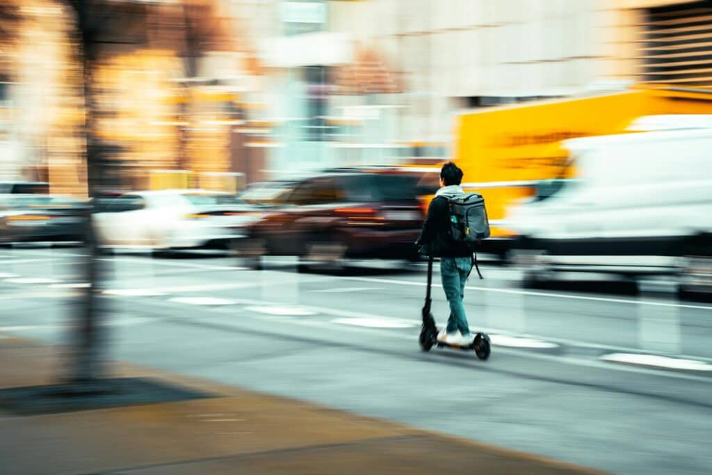 Кінець епохи самокатів на тротуарах? 5 речей, які змінить новий закон