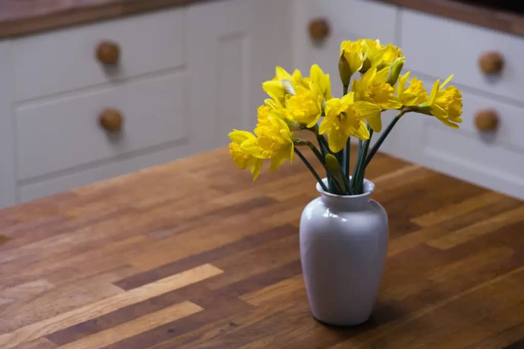 Магія 45 градусів: як цукор і секретні трюки продовжать життя вашого букета