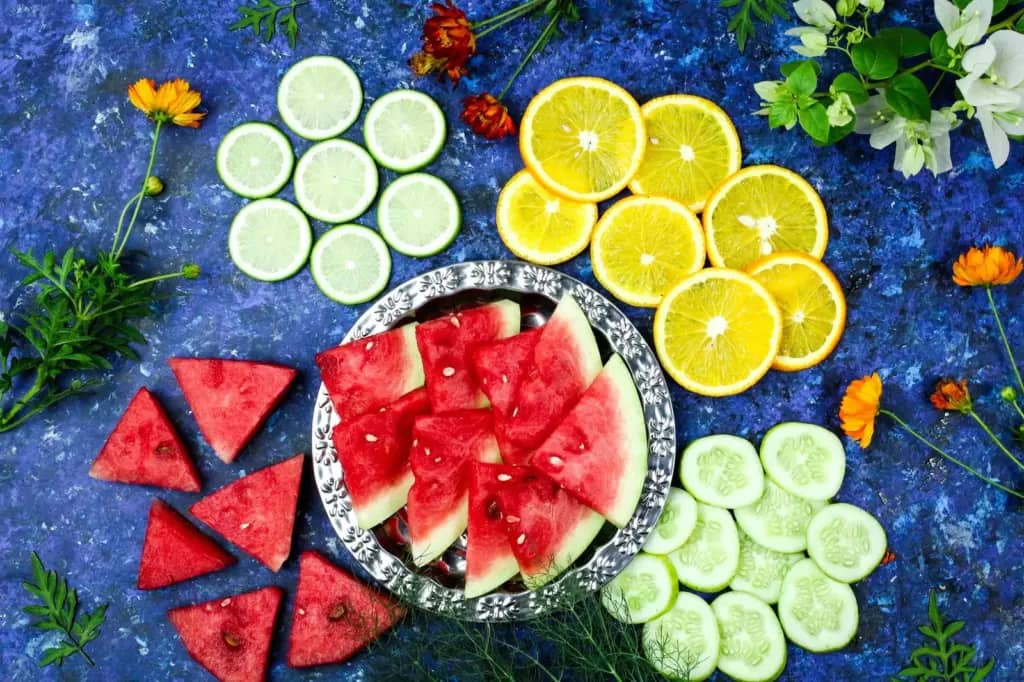 Чому продукти з великим вмістом води рятують від спеки