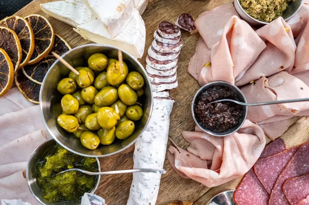 Продукти, що шкодять ниркам: що прибрати з меню після 50