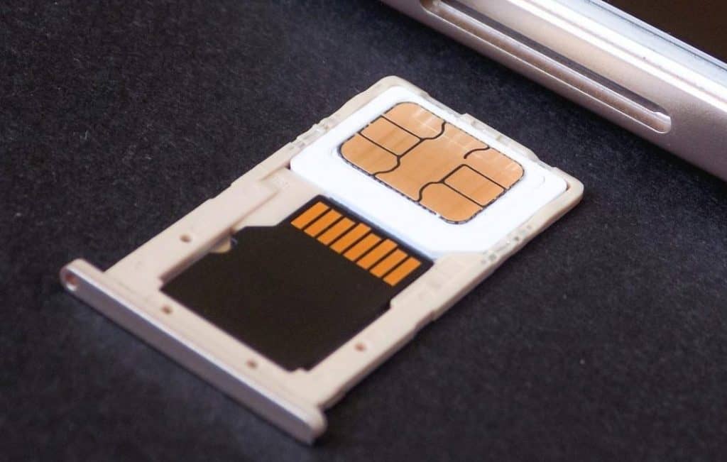 Експерти пояснили, як заражена SIM-карта перехоплює контроль над смартфоном