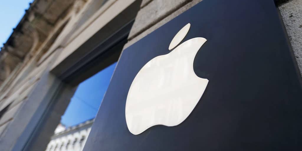 Apple звинуватили в монополії через видалення популярного відеосервісу Rave