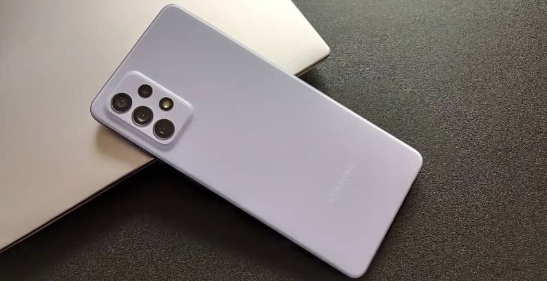 Galaxy A72 починає отримувати оновлення One UI 6