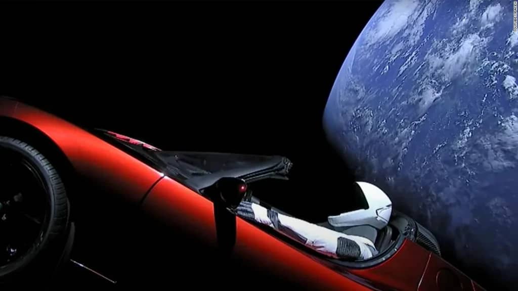 Tesla, яку Маск запустив у космос, має 22%-й шанс упасти на Землю