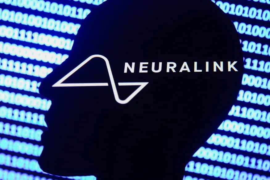 Перша людина з чіпом Neuralink навчилася керувати курсором силою думки