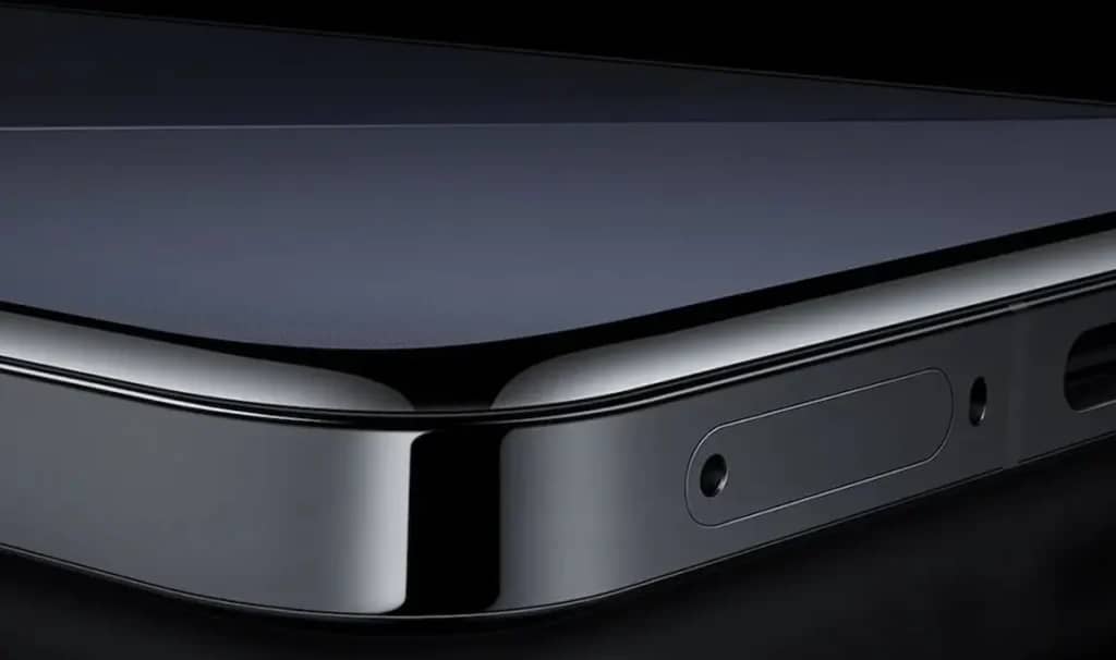 Xiaomi 14 Ultra показали на реальному фото