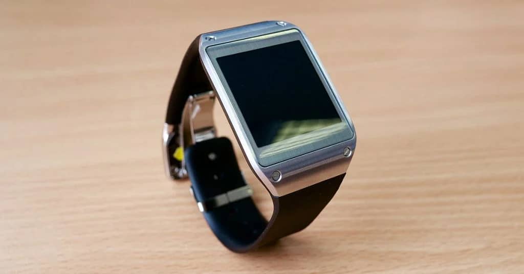 Samsung може випустити прямокутний Galaxy Watch