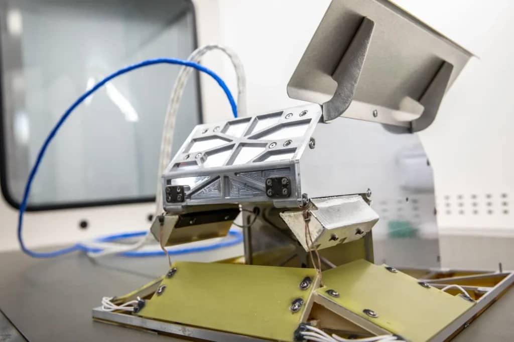 NASA планує боротися з місячним пилом електродинамічною мітлою