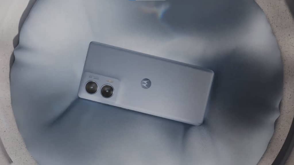 Перший пристрій Motorola отримує Android 15