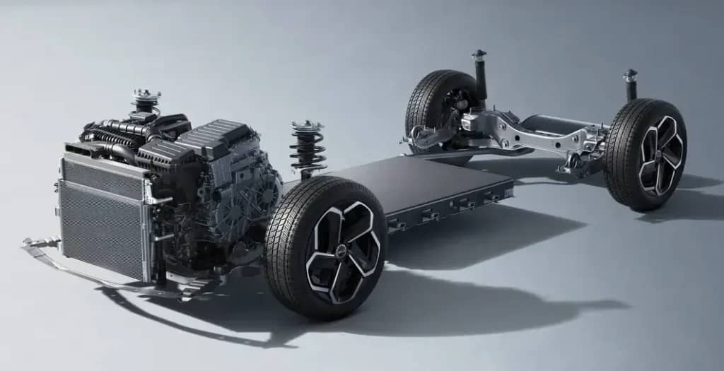 Новий BYD Hybrid може без зупинок проїхати понад 2000 кілометрів