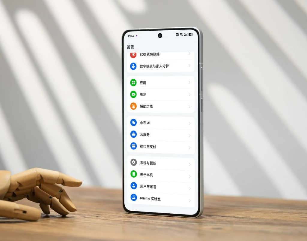 Дизайн Realme GT 6 із плоским дисплеєм і металевою рамою офіційно підтверджено