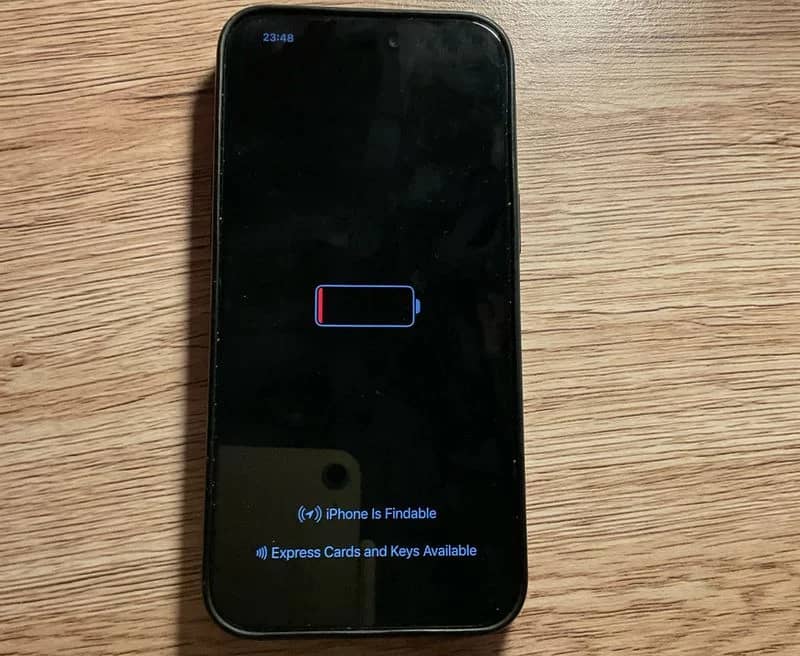 iPhone 15 навчили показувати час навіть після розряду